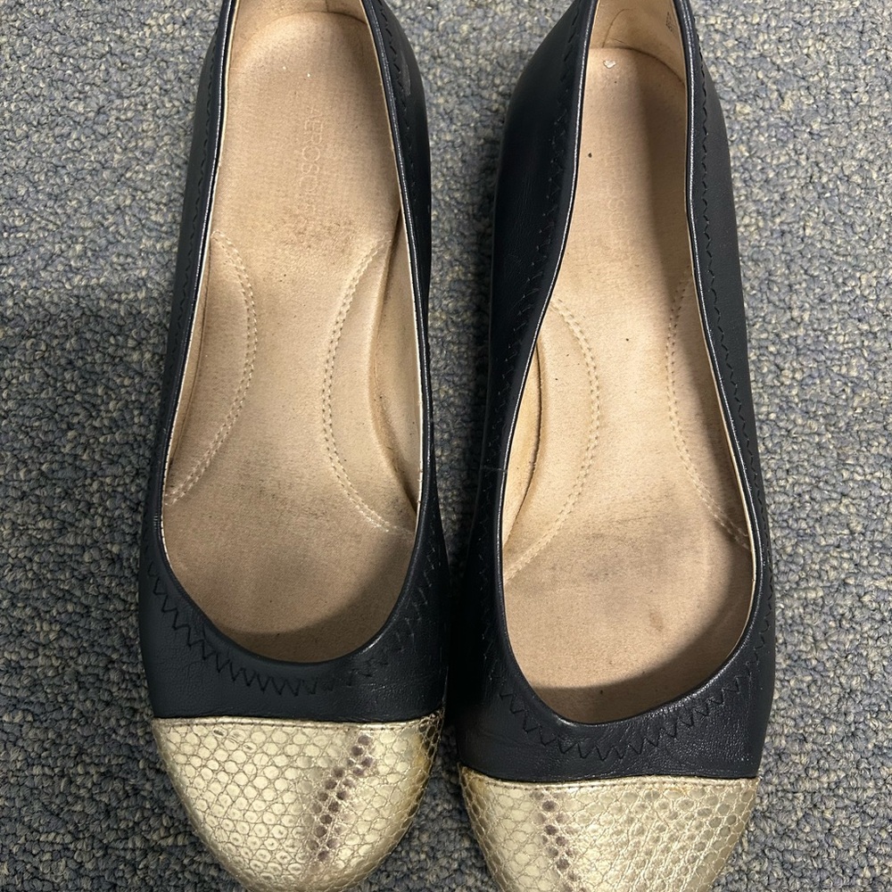 Black and Gold Women's Shoes (Aérosoles)